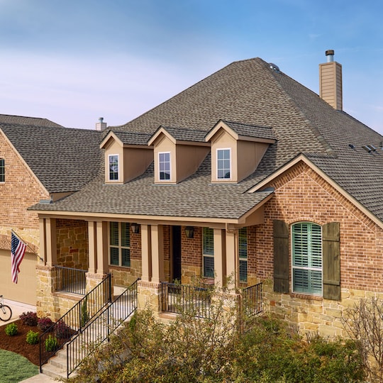 Home with Timberline UHDZ® ultra-dimensional roof shingles