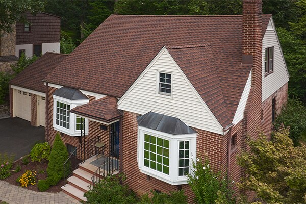 House with Timberline HDZ® Shingles in the color Shakewood.