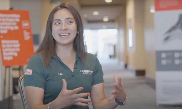  Lia Michel, a sales representative that partners with GAF’s Latinos in Roofing community 
