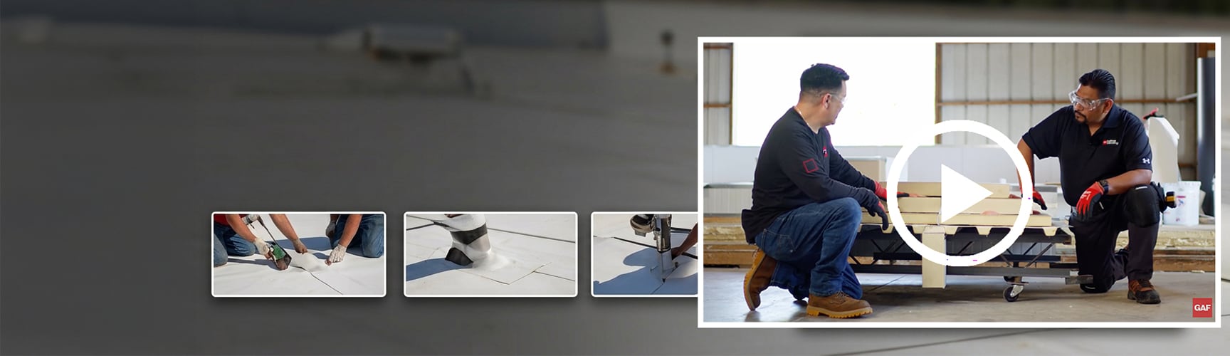 Los contratistas Certified™ de GAF, Chino y Mitos, revisan capas aislantes de poliisocianurato en una maqueta de una cubierta del techo de metal durante una sesión de video de Roofing It Right de GAF.
