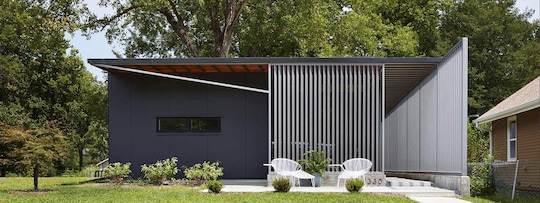Front view of the Brook Street House's comtemporary sustainable design with GAF roofing materials