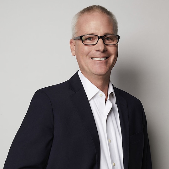 Headshot of Pete Vollmar - SVP, Sales Operations & Enablement of GAF.