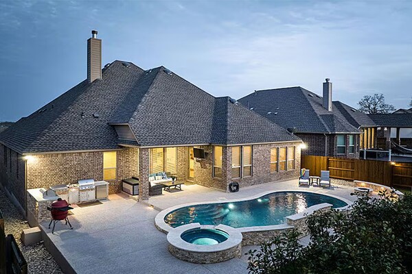 GAF UHDZ class 4 impact resistance roof and Class 4 ridge cap shingles are now available nationwide.