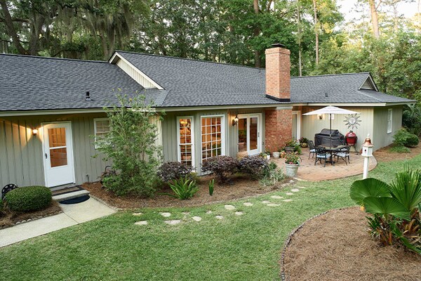 Beauty shot of a house with Timberline UHDZ roofing shingles manufactured by GAF