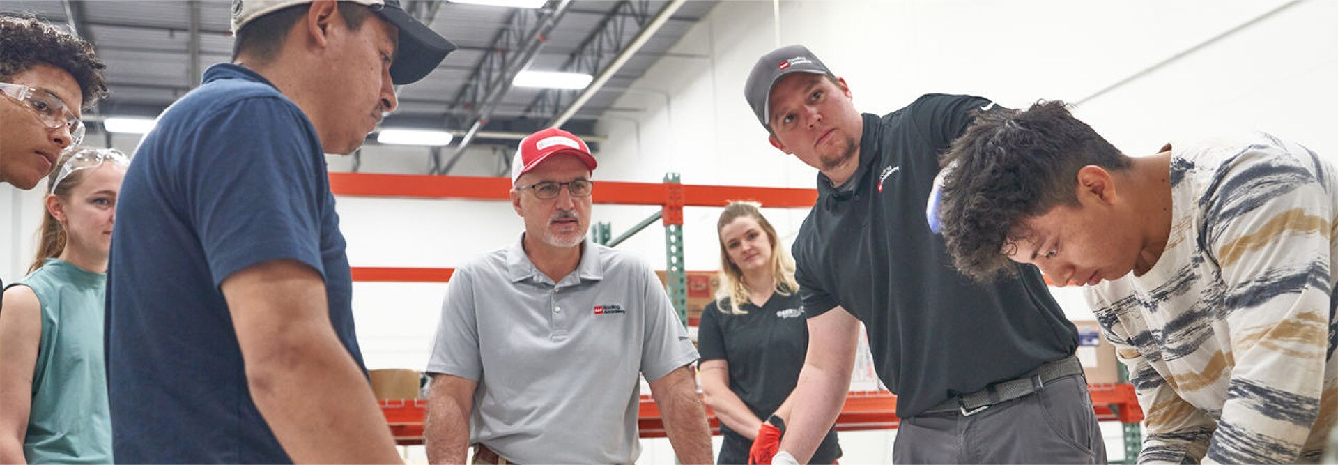 GAF instructor teaching class for new roofers